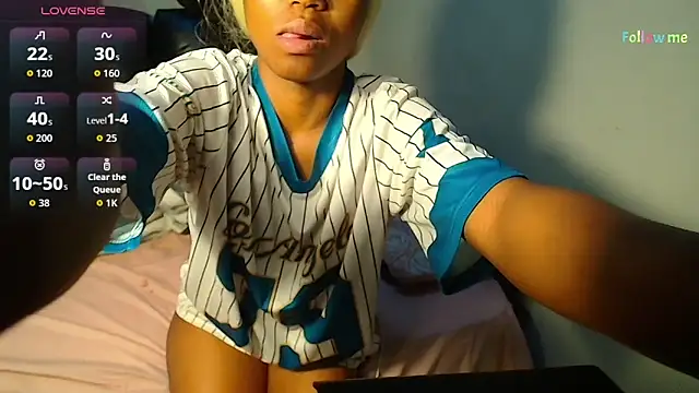 Snapshot of CocoaBelle chatting on June 4, 2026, 12:16 am CocoaBelle online show from June 4, 2026, 12:16 am