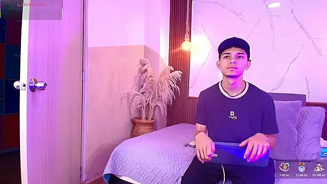 Eroticxcouple online show from June 6, 2026, 5:06 pm