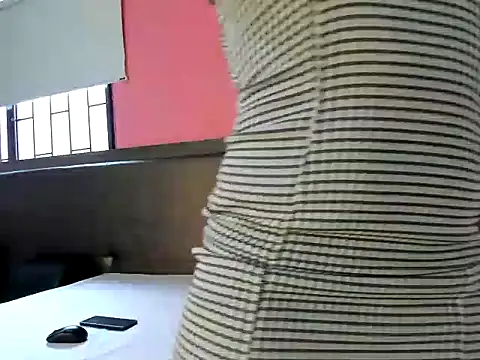 Azul Luna online show from April 13, 2026, 3:50 pm