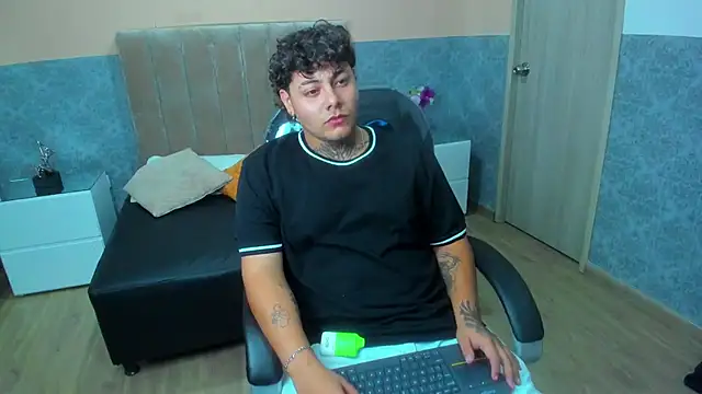 DAMON SALVATTORE online show from April 11, 2026, 3:44 am