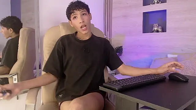 Velvet An online show from April 22, 2026, 4:15 am