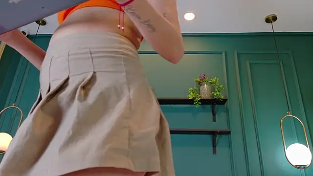 milurousse online show from April 11, 2026, 7:29 pm