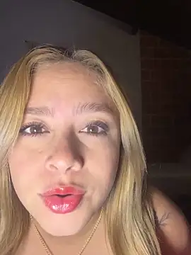 jade06  online show from April 17, 2026, 7:50 pm