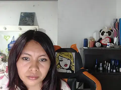 dulcemaria1918 online show from April 14, 2026, 3:56 am