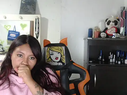 dulcemaria1918 online show from April 16, 2026, 4:24 am