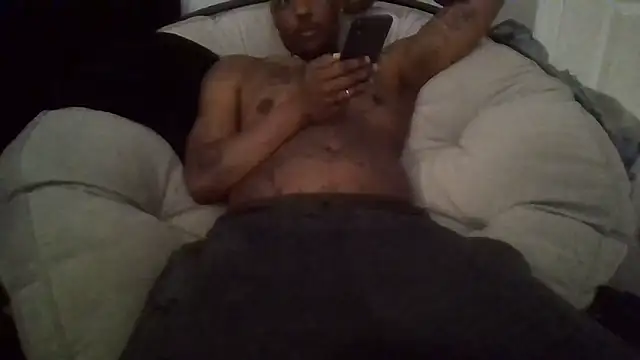 zdaddymm online show from May 5, 2026, 8:39 pm