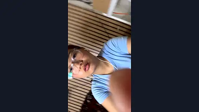 Snapshot of SheenaMcbrien chatting on April 12, 2026, 11:15 am SheenaMcbrien online show from April 12, 2026, 11:15 am