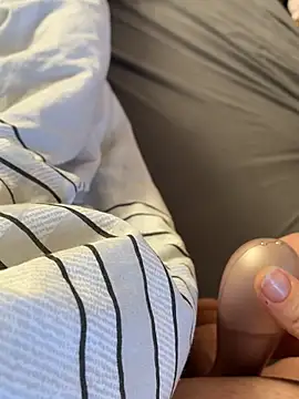 geilejulia18  online show from April 8, 2026, 10:48 am