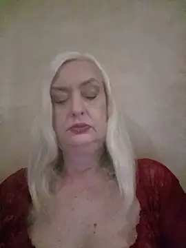 Julia20X online show from June 3, 2026, 11:24 am
