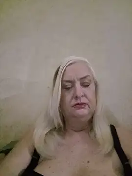 Julia20X online show from June 10, 2026, 11:42 am