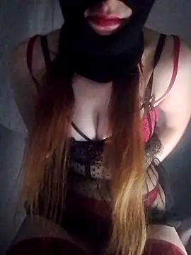 Snapshot of Hatununuz2 chatting on April 8, 2026, 10:32 pm Hatununuz2 online show from April 8, 2026, 10:32 pm