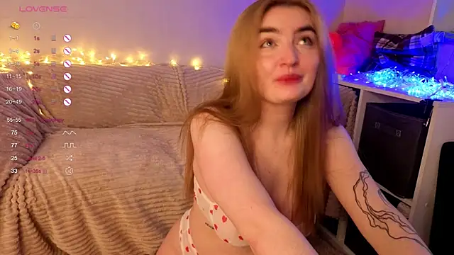 sweetandcuteee online show from April 10, 2026, 11:59 am