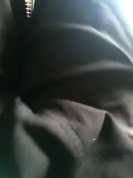 pujaji098 online show from April 25, 2026, 4:04 am