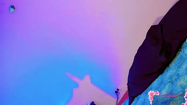 Tania Baker online show from April 10, 2026, 1:38 pm