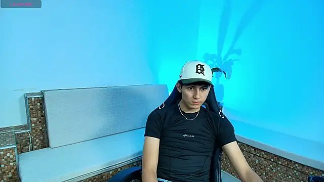 Valentino Rey online show from April 13, 2026, 11:59 am