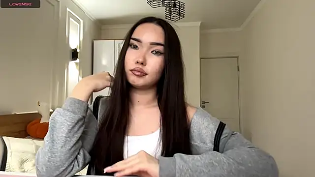 Snapshot of MardellHeavrin chatting on May 19, 2026, 1:39 pm MardellHeavrin online show from May 19, 2026, 1:39 pm