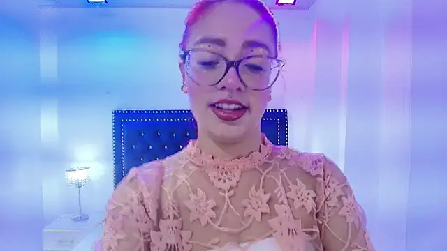 Snapshot of Amelie_adams chatting on April 26, 2026, 11:30 am Amelie adams online show from April 26, 2026, 11:30 am