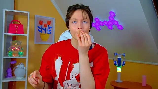 Snapshot of RitaRoses chatting on April 13, 2026, 7:19 pm RitaRoses online show from April 13, 2026, 7:19 pm