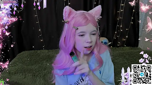 MisaRisaChan online show from April 13, 2026, 7:47 am