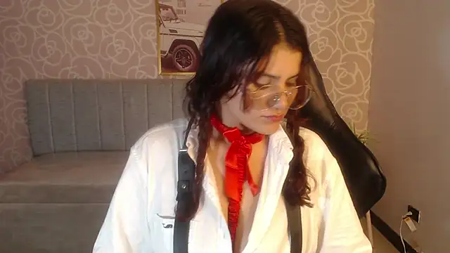 Scarlett jhonson ch online show from April 17, 2026, 8:01 pm