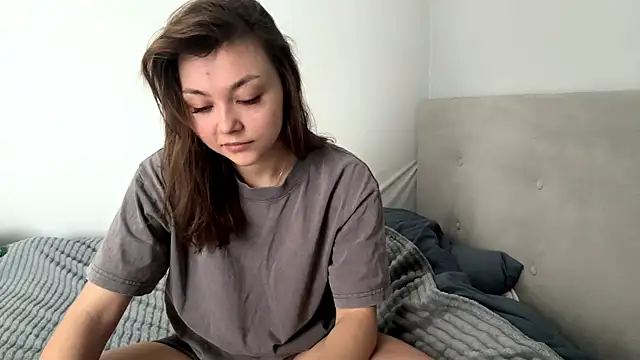 Thyeiysyla online show from April 19, 2026, 5:18 am