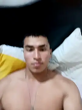 estivenhot online show from April 10, 2026, 2:28 am