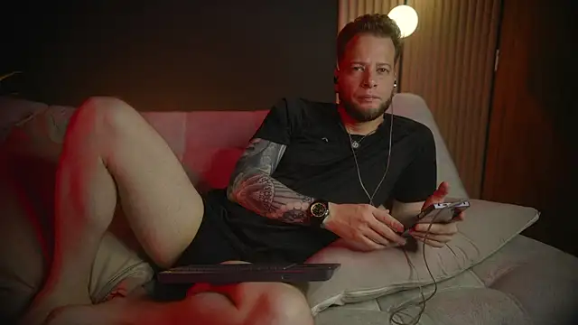 Axxel Foxx online show from April 9, 2026, 7:41 pm