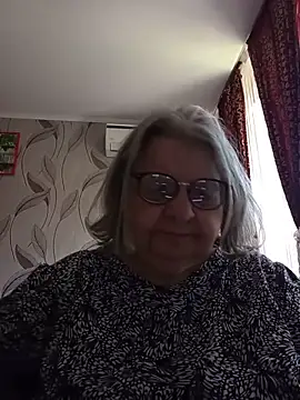 Snapshot of MartaMia68 chatting on May 28, 2026, 8:33 am MartaMia68 online show from May 28, 2026, 8:33 am