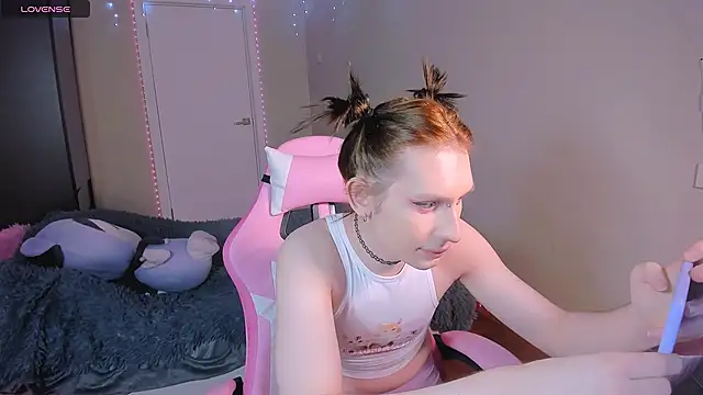 Mikaella Nicole online show from April 10, 2026, 8:24 pm