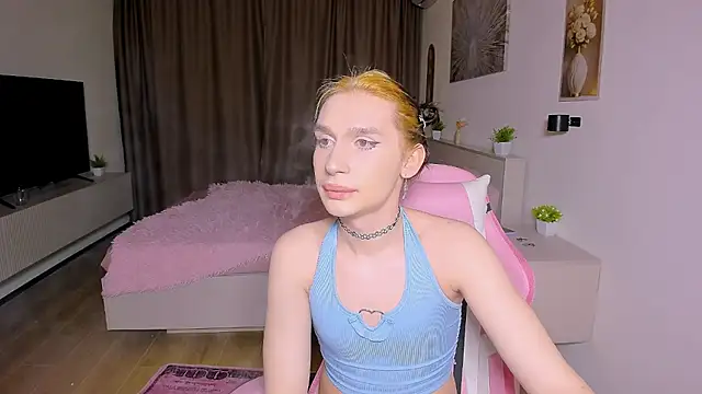 Mikaella Nicole online show from June 5, 2026, 5:40 pm