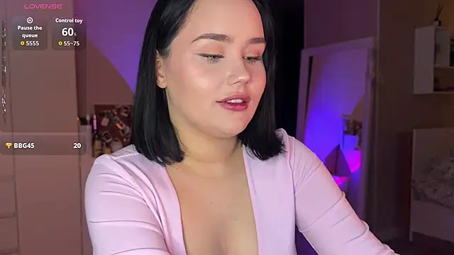 lola raze online show from May 1, 2026, 10:14 pm