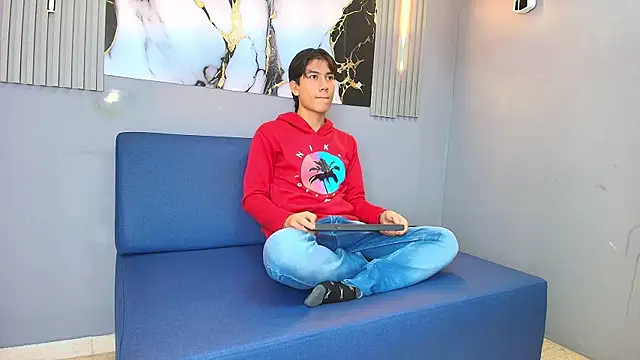 Snapshot of RAPHAEL_NYON1 chatting on April 11, 2026, 3:44 am RAPHAEL NYON1 online show from April 11, 2026, 3:44 am