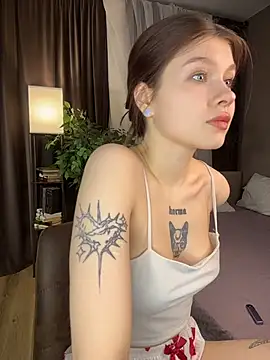 RinaIvory online show from April 14, 2026, 3:18 pm