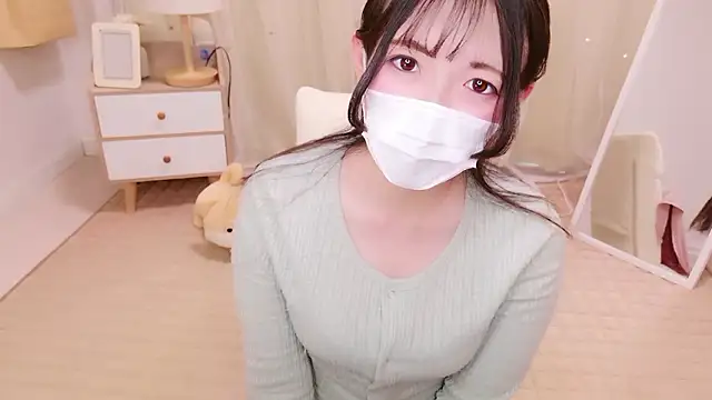 Satomi nn online show from April 13, 2026, 4:51 am