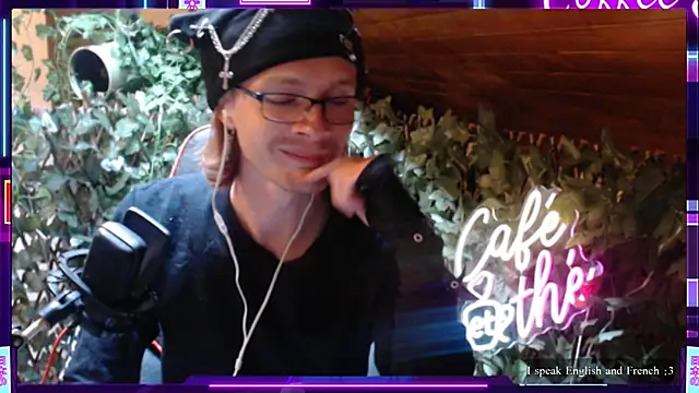 SkinnyAlex1312 online show from April 14, 2026, 3:29 pm