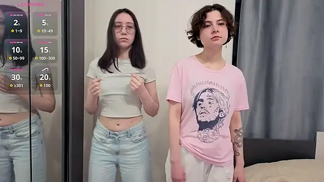 Snapshot of AllisonKierce chatting on April 12, 2026, 3:11 am AllisonKierce online show from April 12, 2026, 3:11 am