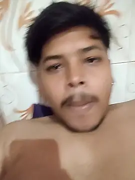 kdboy04 online show from April 14, 2026, 7:14 am