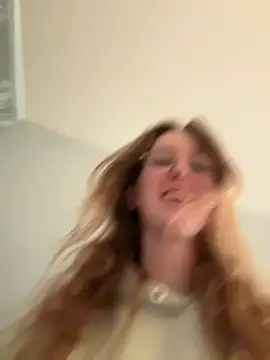 SweetNatalie699 online show from April 10, 2026, 3:39 pm