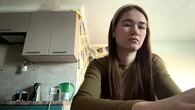 ValiriaX online show from April 17, 2026, 1:47 pm