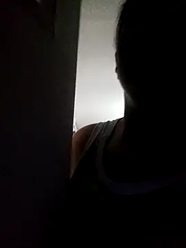 Snapshot of sexybronwlatin chatting on April 15, 2026, 8:21 am sexybronwlatin online show from April 15, 2026, 8:21 am