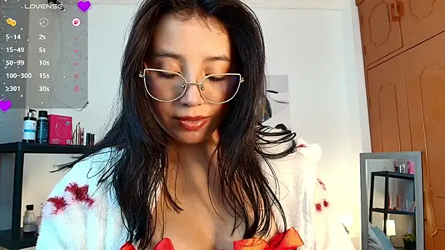 Luna Ferrer10 online show from June 8, 2026, 9:26 pm