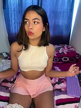 Megan-Moon online show from June 5, 2026, 8:03 pm