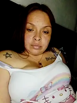 Snapshot of Lina19_93 chatting on April 15, 2026, 3:35 am Lina19 93 online show from April 15, 2026, 3:35 am