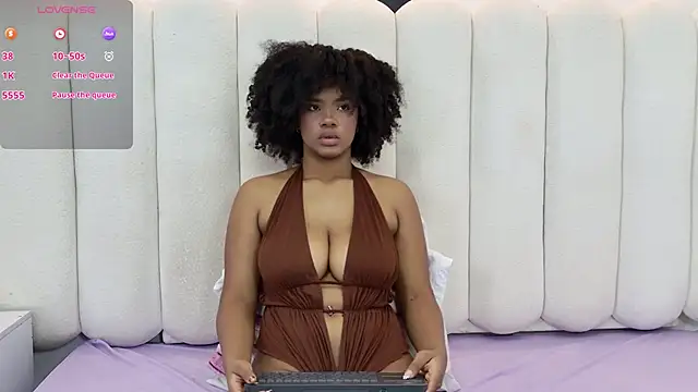 ela ebony  online show from June 5, 2026, 12:11 pm