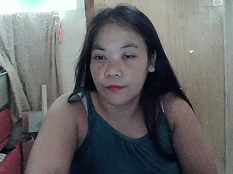 holdmetight21 online show from April 23, 2026, 4:35 am