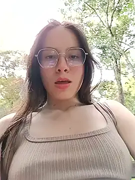 Snapshot of Lilith0423 chatting on June 2, 2026, 9:50 pm Lilith0423 online show from June 2, 2026, 9:50 pm