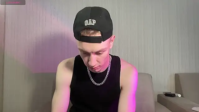 Travis Gracile online show from April 24, 2026, 9:34 am