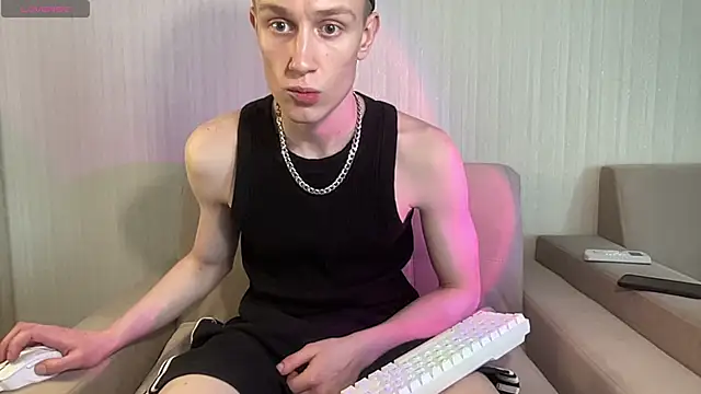 Travis Gracile online show from April 27, 2026, 6:22 am