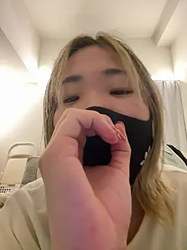 MITUKI0707 online show from April 13, 2026, 10:26 pm