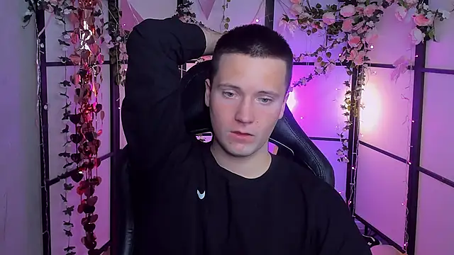 Snapshot of ZackVibe chatting on April 13, 2026, 5:35 am ZackVibe online show from April 13, 2026, 5:35 am